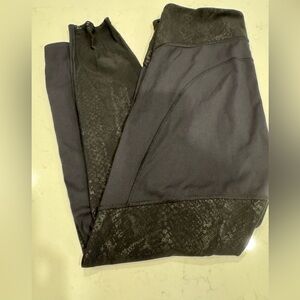 Athleta Black Reflective 7/8 Tights